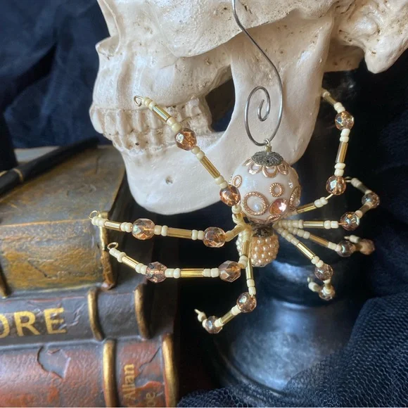 Handmade beaded spider ornament - Picture 2 of 2